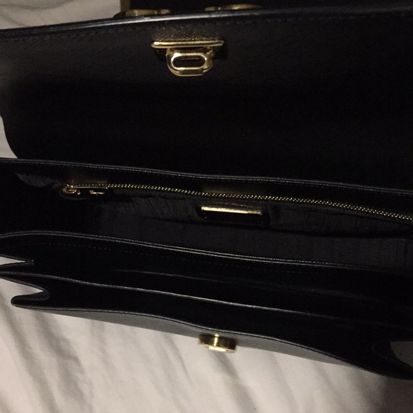 Had bag - Picture 2 of 2